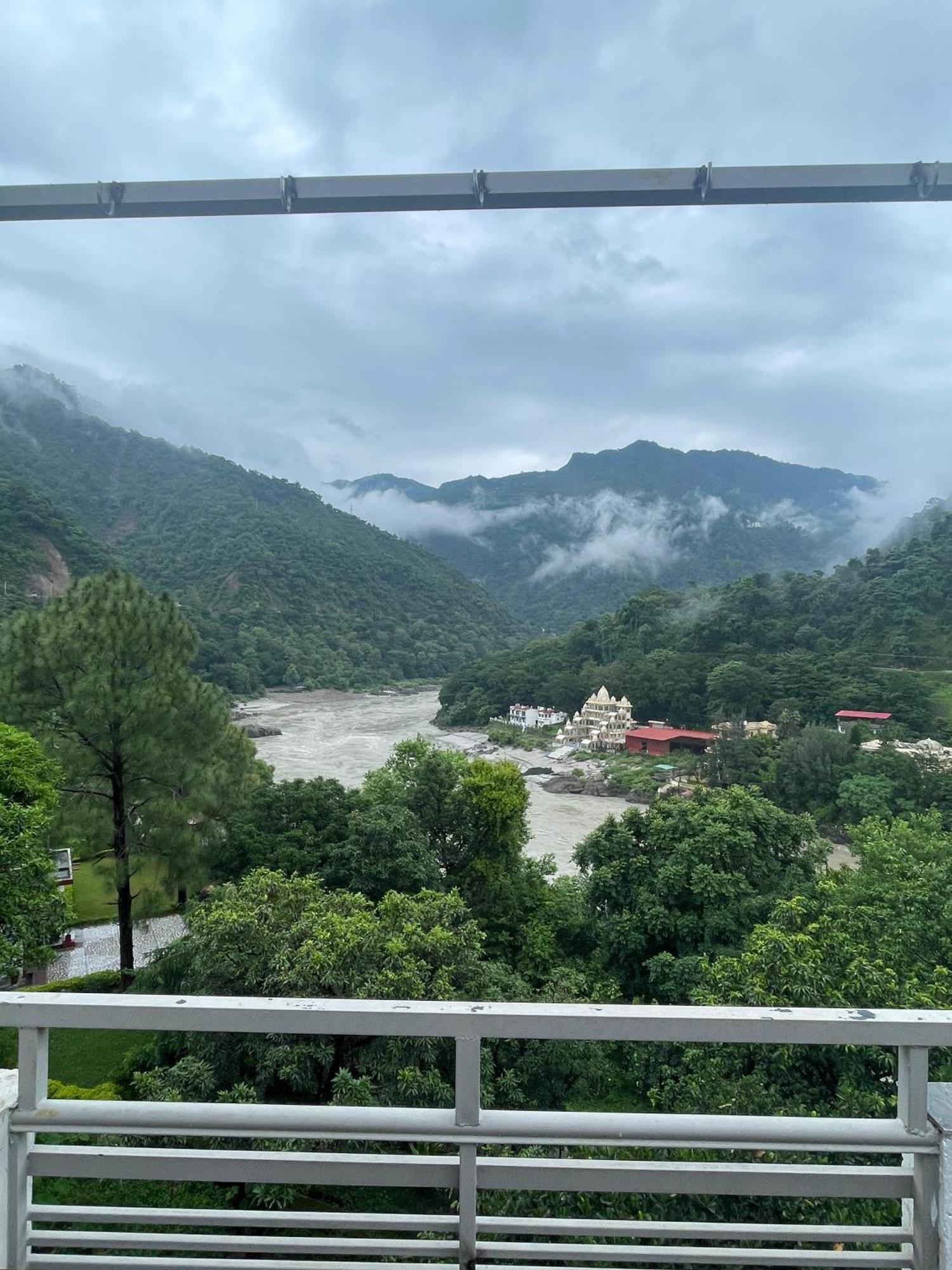 Art Bliss Hostel Rishikesh Exterior photo