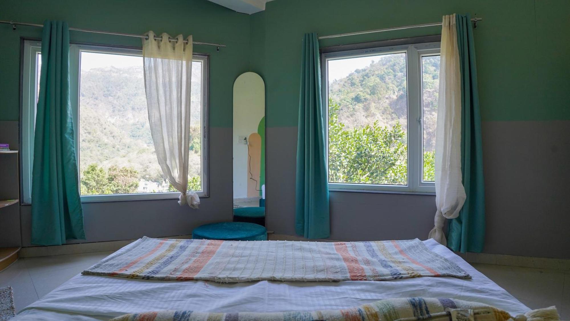 Art Bliss Hostel Rishikesh Exterior photo